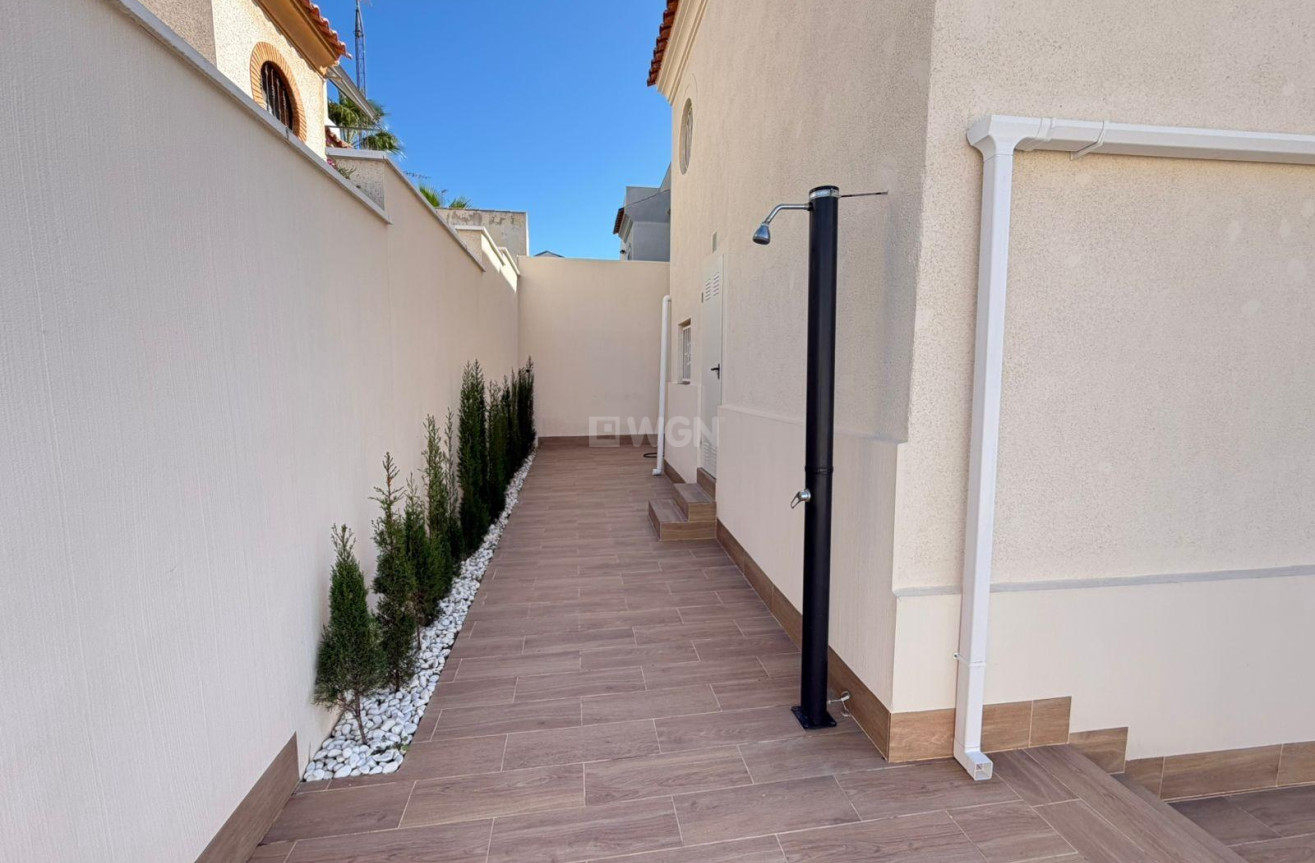 Odsprzedaż - Villa - Torrevieja - Cabo Cervera