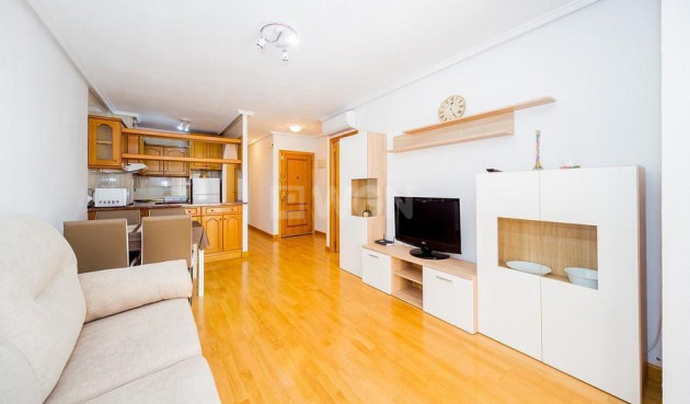 Odsprzedaż - Mieszkanie w bloku - Torrevieja - Playa del Cura