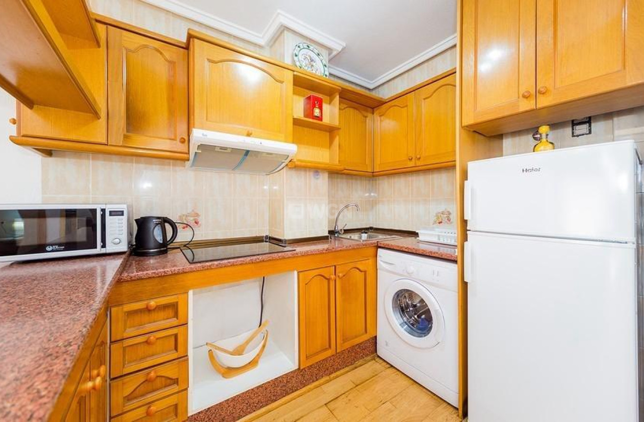 Odsprzedaż - Mieszkanie w bloku - Torrevieja - Playa del Cura