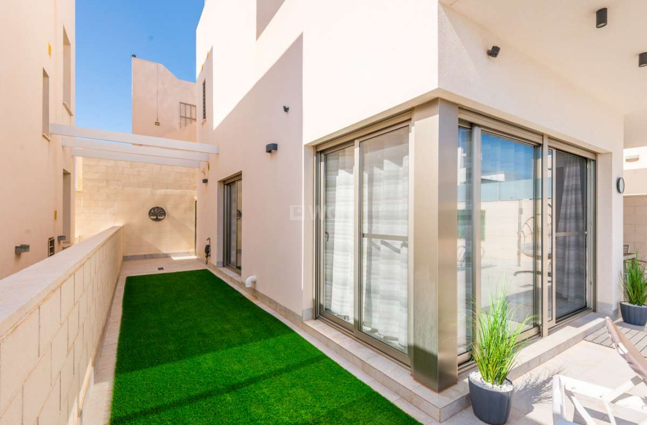 Odsprzedaż - Villa - Orihuela Costa - Costa Blanca