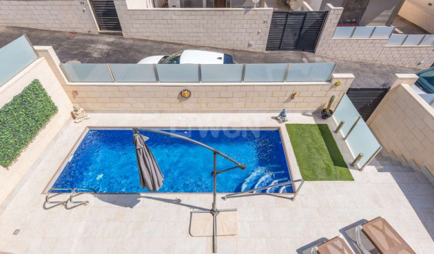 Odsprzedaż - Villa - Orihuela Costa - Costa Blanca