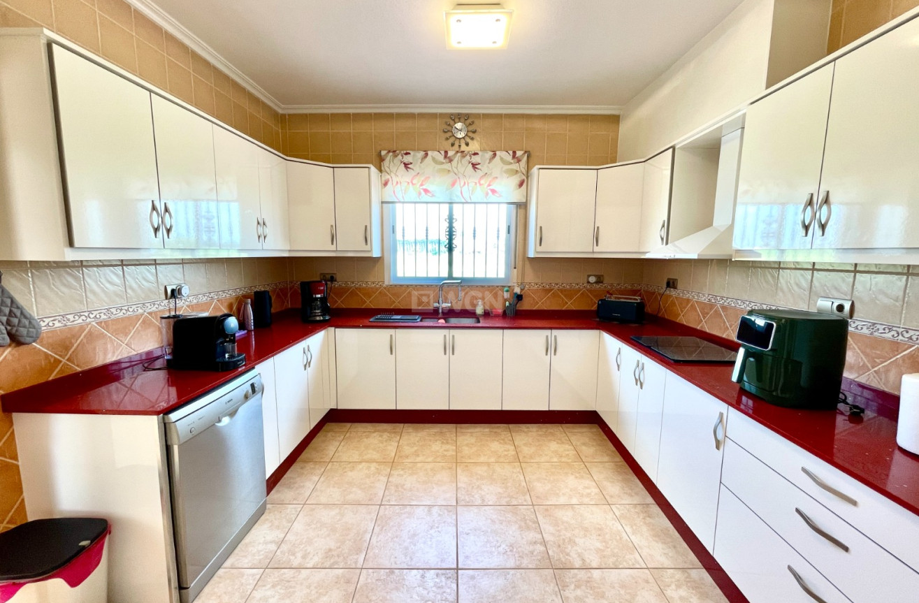 Odsprzedaż - Villa - Catral - Costa Blanca