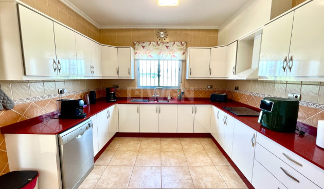 Odsprzedaż - Villa - Catral - Costa Blanca