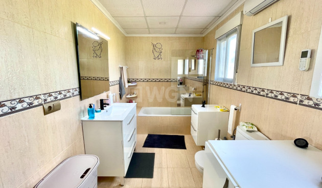 Odsprzedaż - Villa - Catral - Costa Blanca