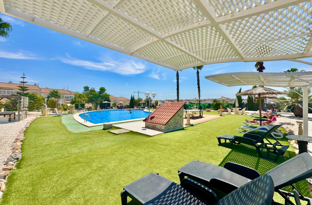 Odsprzedaż - Kamienica - Orihuela Costa - La Florida