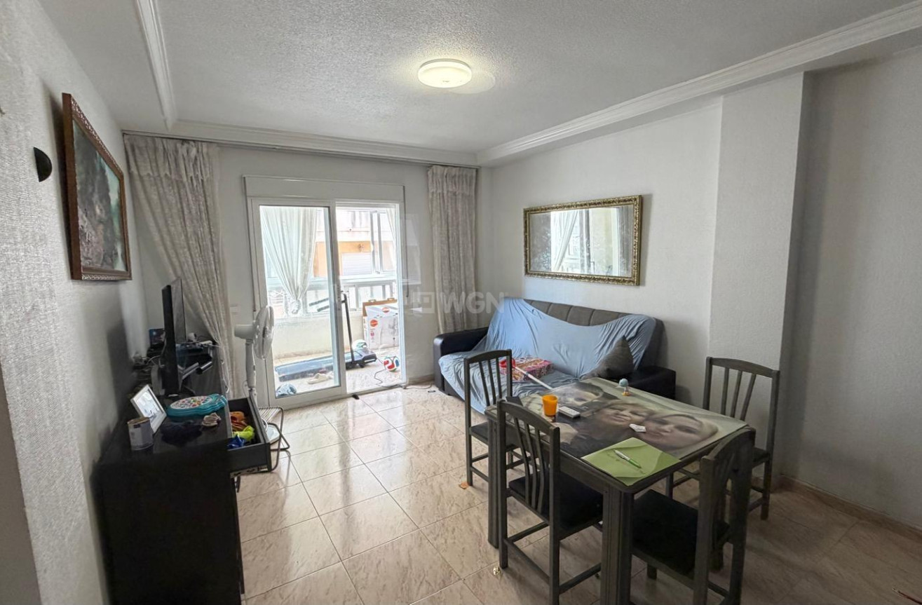 Odsprzedaż - Mieszkanie w bloku - Torrevieja - Playa del Cura