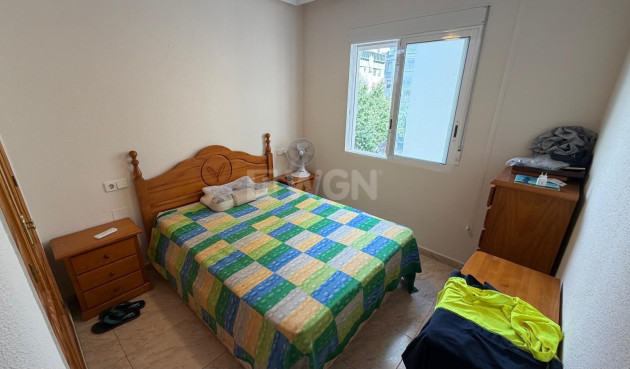 Odsprzedaż - Mieszkanie w bloku - Torrevieja - Playa del Cura