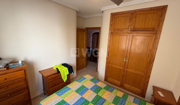 Odsprzedaż - Mieszkanie w bloku - Torrevieja - Playa del Cura