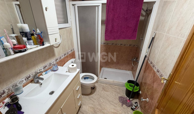 Odsprzedaż - Mieszkanie w bloku - Torrevieja - Playa del Cura