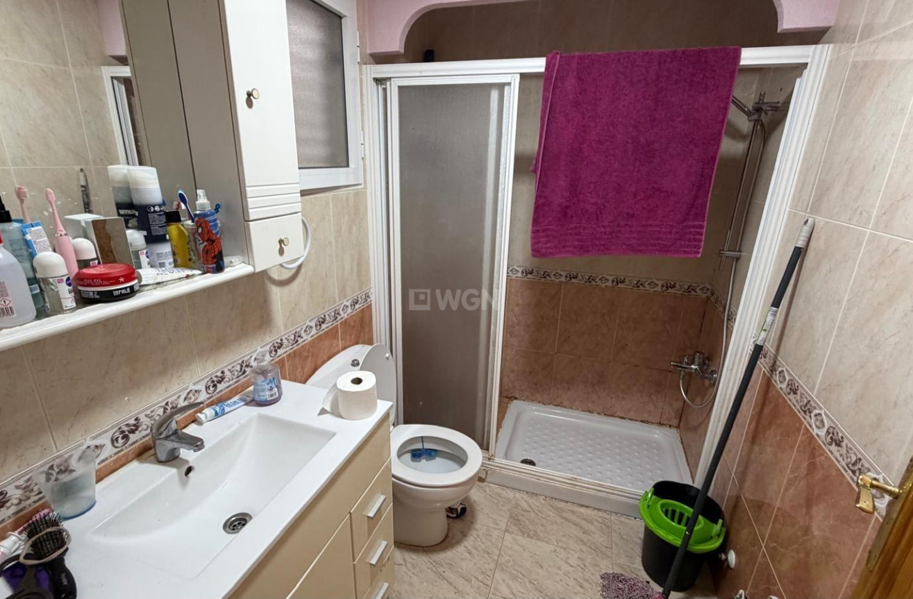 Odsprzedaż - Mieszkanie w bloku - Torrevieja - Playa del Cura