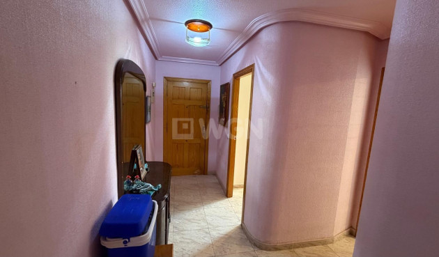 Odsprzedaż - Mieszkanie w bloku - Torrevieja - Playa del Cura