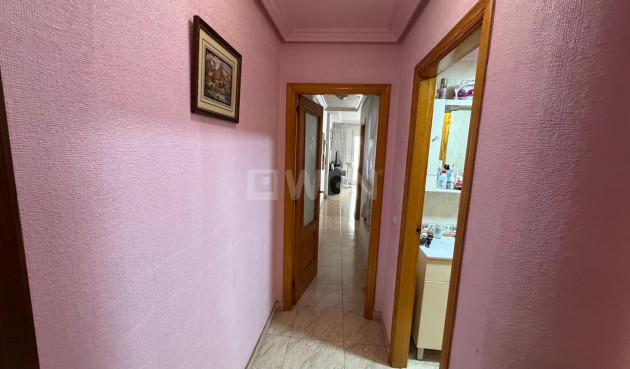 Odsprzedaż - Mieszkanie w bloku - Torrevieja - Playa del Cura