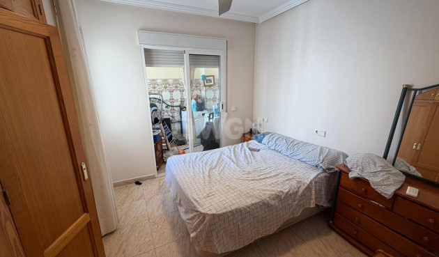 Odsprzedaż - Mieszkanie w bloku - Torrevieja - Playa del Cura