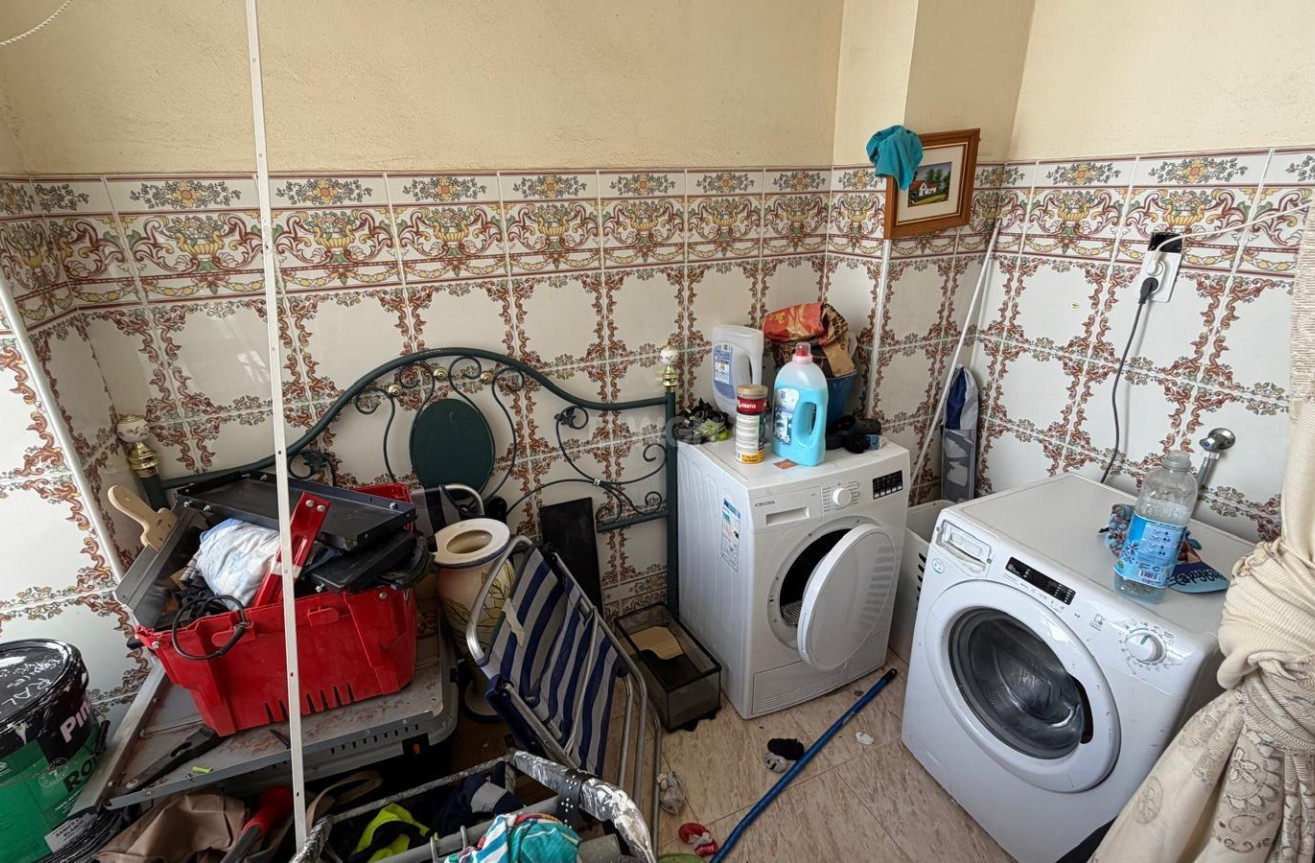 Odsprzedaż - Mieszkanie w bloku - Torrevieja - Playa del Cura
