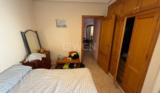 Odsprzedaż - Mieszkanie w bloku - Torrevieja - Playa del Cura