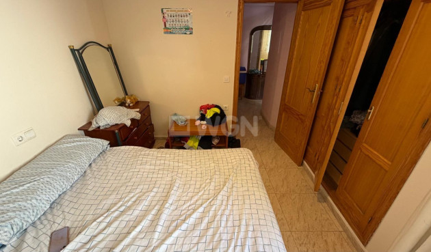 Odsprzedaż - Mieszkanie w bloku - Torrevieja - Playa del Cura