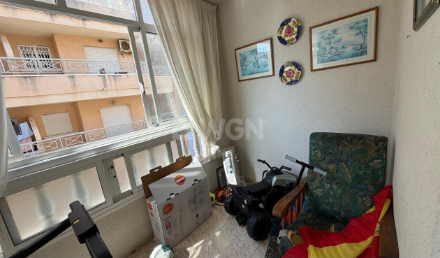 Odsprzedaż - Mieszkanie w bloku - Torrevieja - Playa del Cura