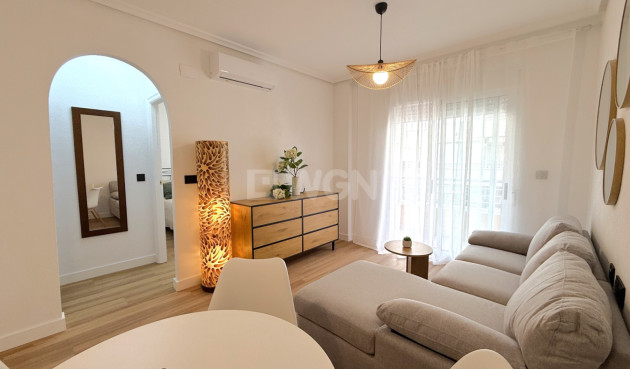 Odsprzedaż - Mieszkanie w bloku - Torrevieja - Costa Blanca