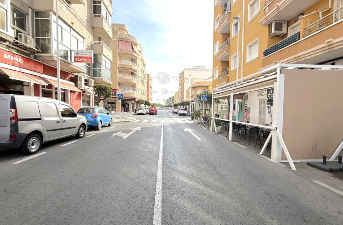 Odsprzedaż - Mieszkanie w bloku - Torrevieja - Costa Blanca