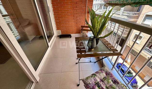 Odsprzedaż - Mieszkanie w bloku - Torrevieja - Habaneras