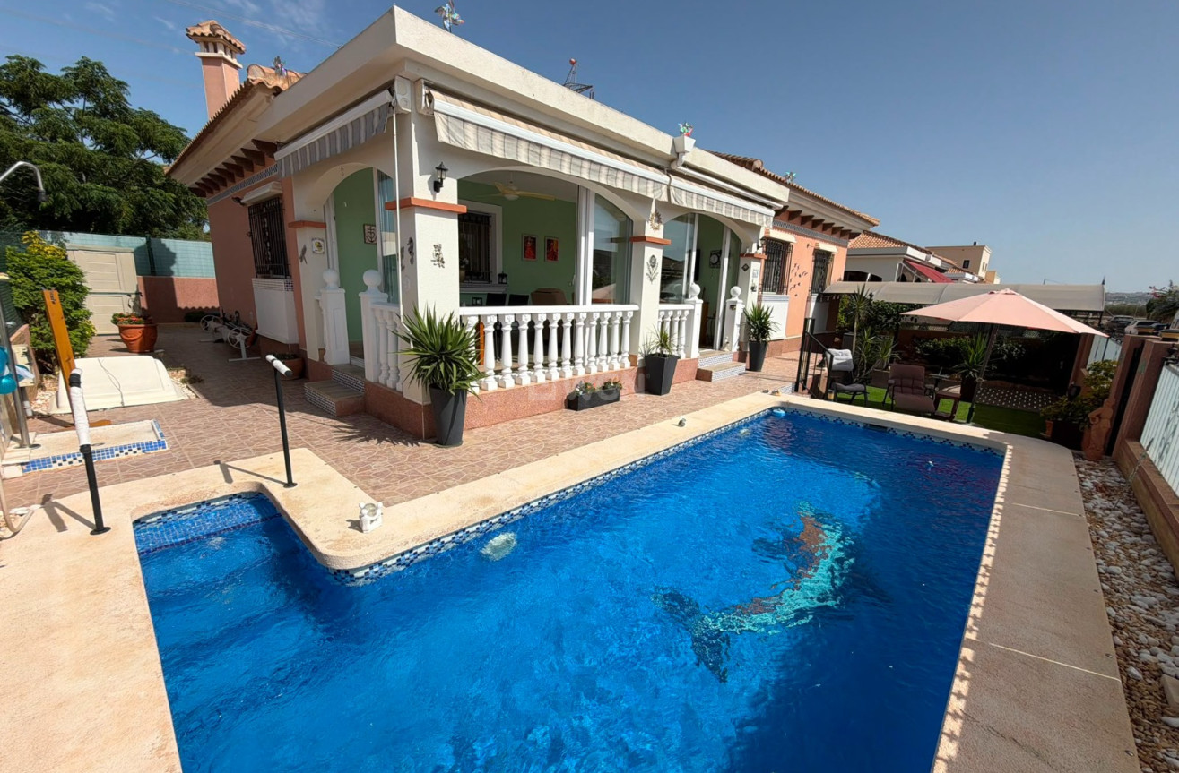 Odsprzedaż - Villa - Los Montesinos - Costa Blanca