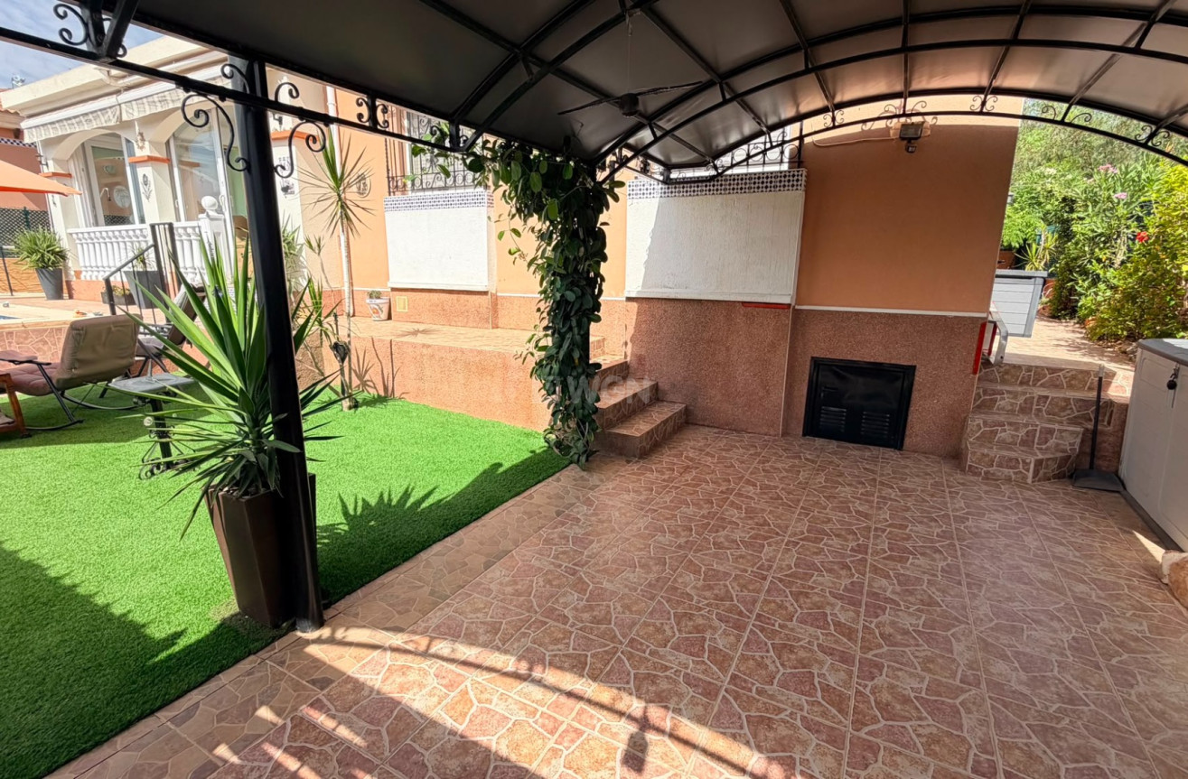 Odsprzedaż - Villa - Los Montesinos - Costa Blanca