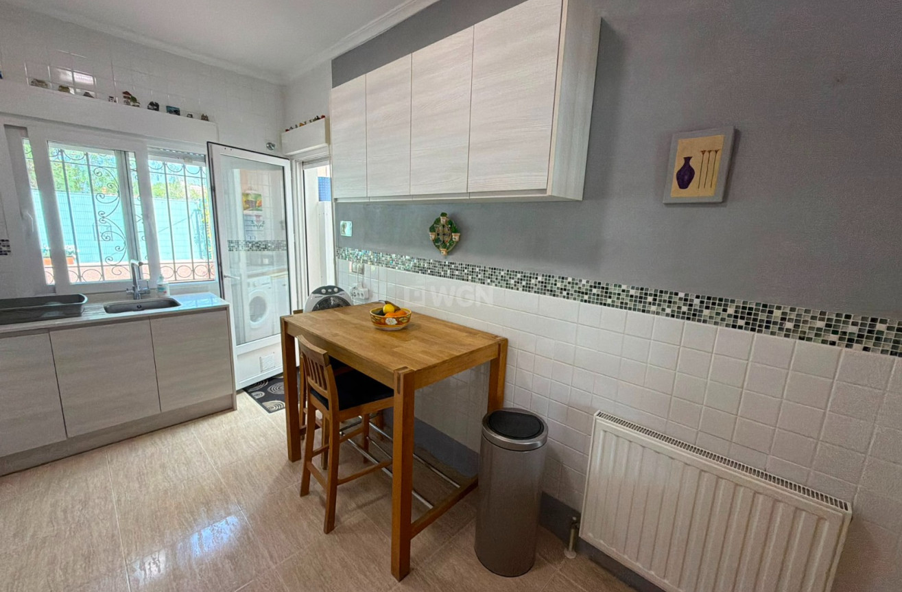 Odsprzedaż - Villa - Los Montesinos - Costa Blanca