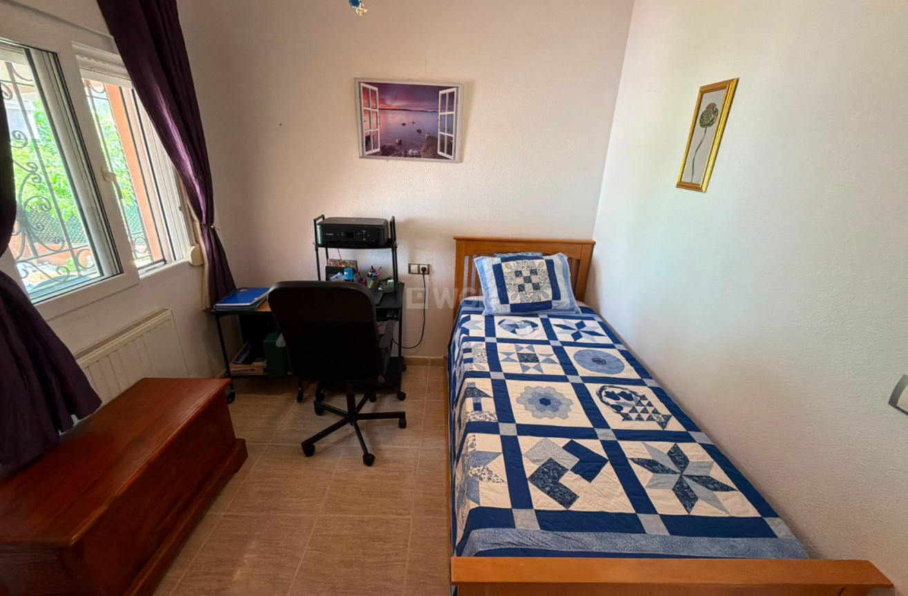 Odsprzedaż - Villa - Los Montesinos - Costa Blanca
