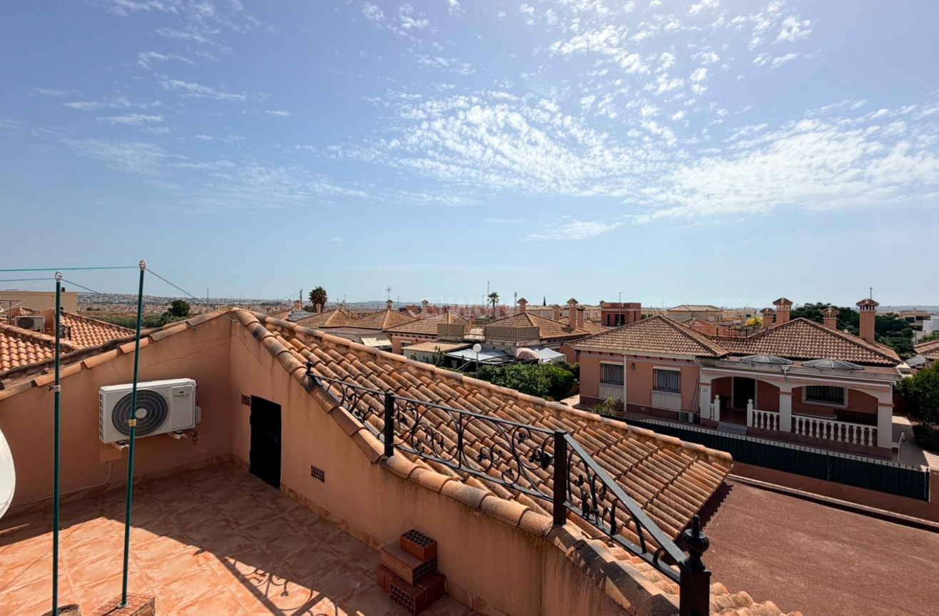 Odsprzedaż - Villa - Los Montesinos - Costa Blanca