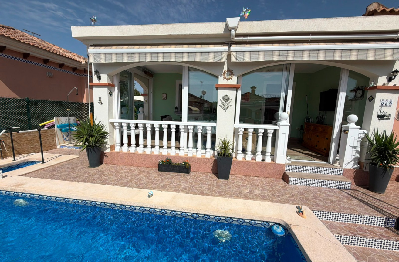 Odsprzedaż - Villa - Los Montesinos - Costa Blanca