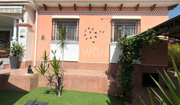 Odsprzedaż - Villa - Los Montesinos - Costa Blanca