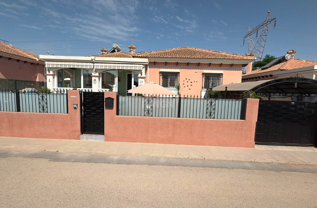 Odsprzedaż - Villa - Los Montesinos - Costa Blanca