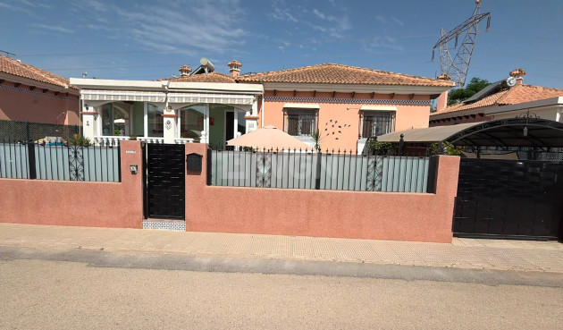 Odsprzedaż - Villa - Los Montesinos - Costa Blanca