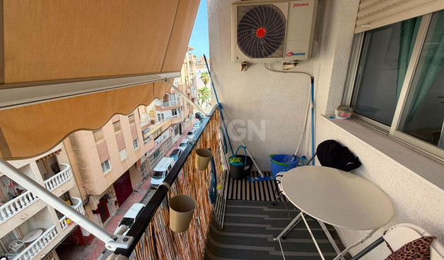 Odsprzedaż - Mieszkanie w bloku - Torrevieja - Habaneras