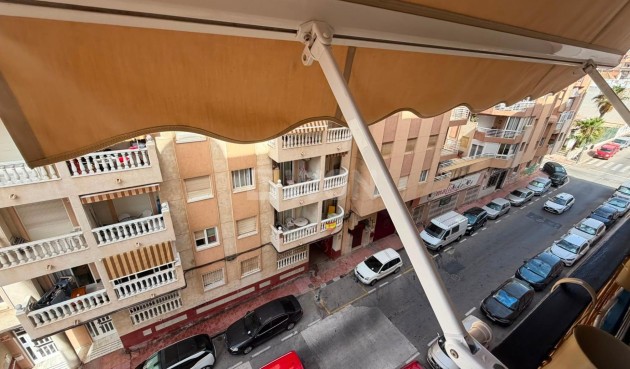 Odsprzedaż - Mieszkanie w bloku - Torrevieja - Habaneras