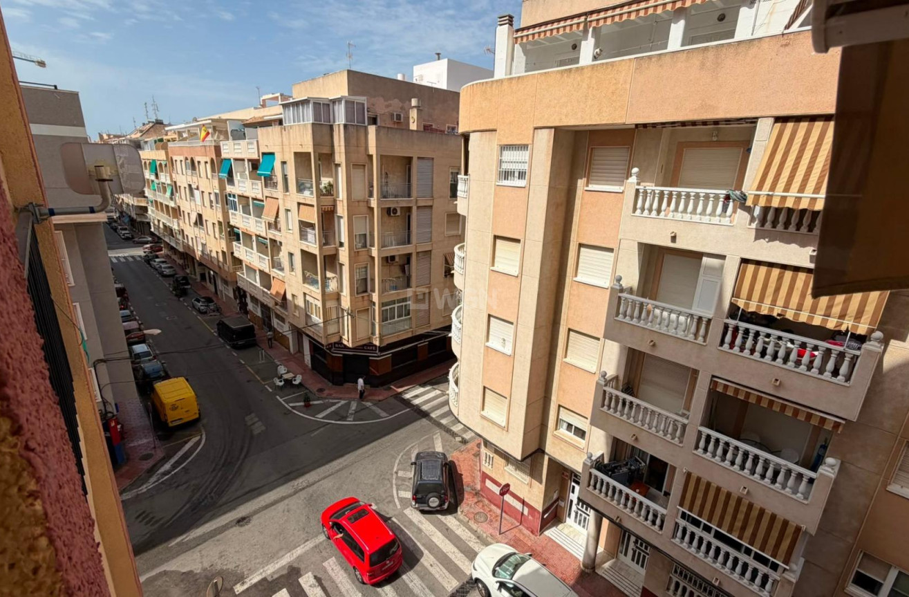 Odsprzedaż - Mieszkanie w bloku - Torrevieja - Habaneras