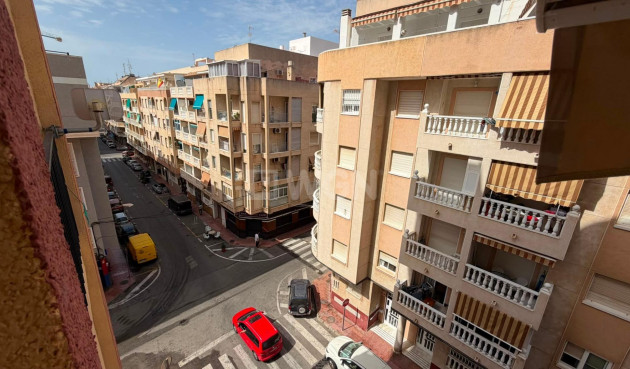 Odsprzedaż - Mieszkanie w bloku - Torrevieja - Habaneras