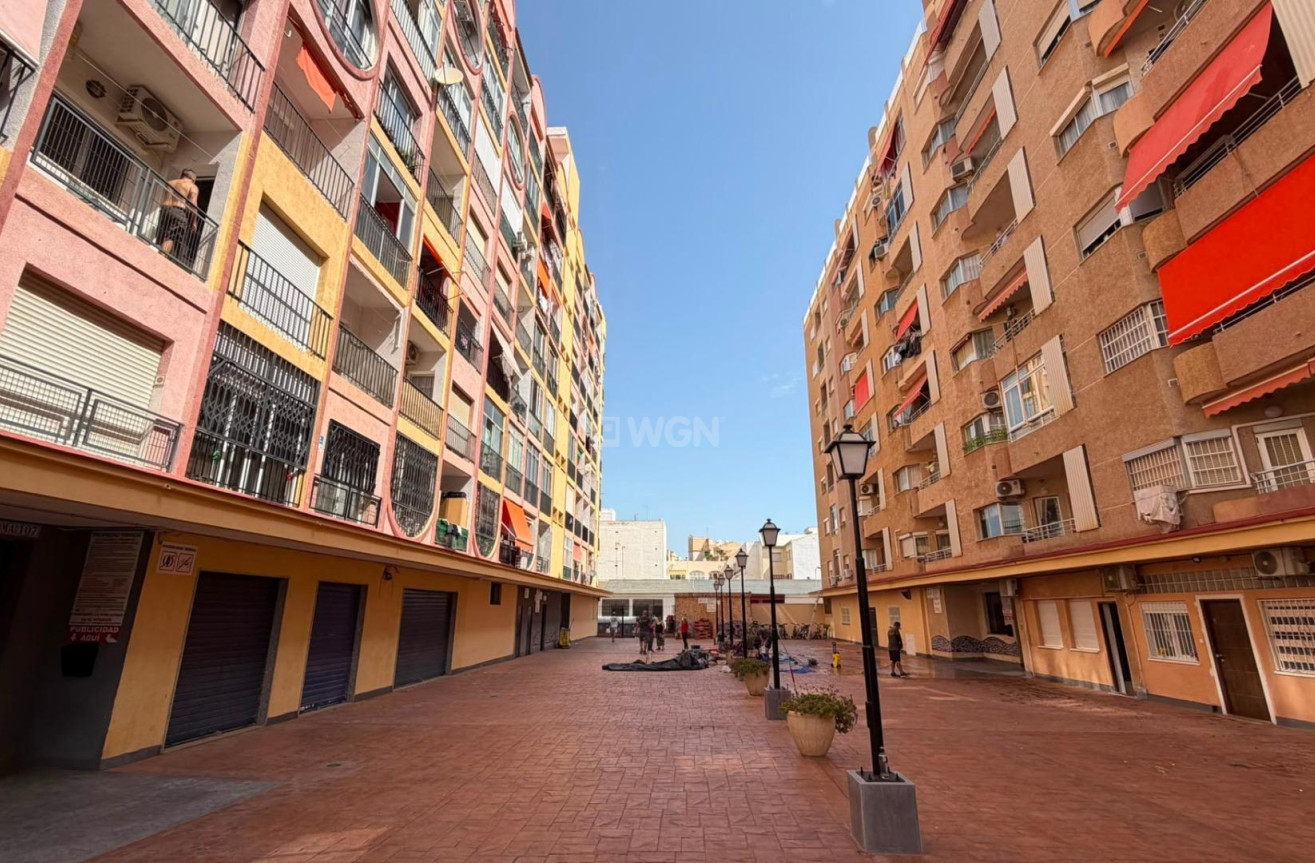Odsprzedaż - Mieszkanie w bloku - Torrevieja - Habaneras