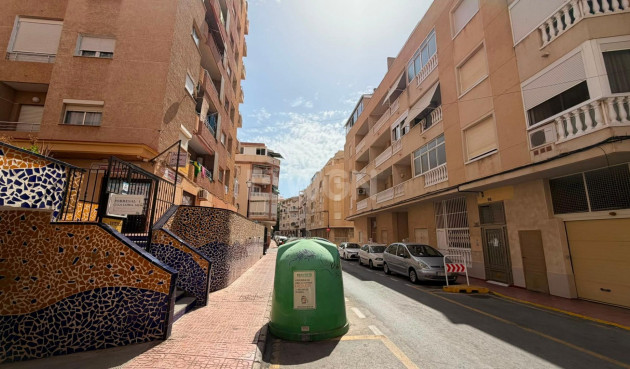 Odsprzedaż - Mieszkanie w bloku - Torrevieja - Habaneras
