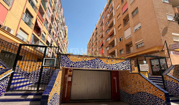 Odsprzedaż - Mieszkanie w bloku - Torrevieja - Habaneras
