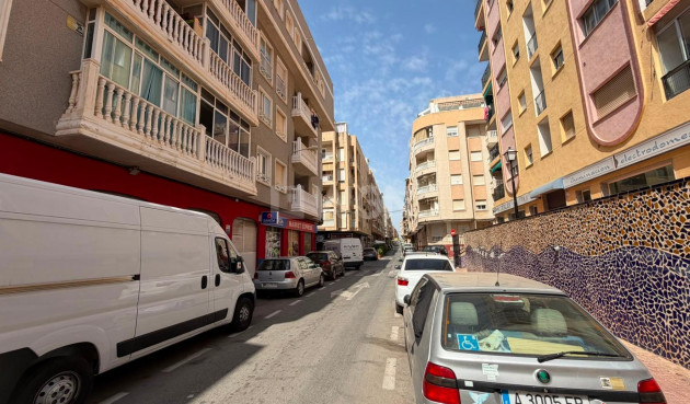 Odsprzedaż - Mieszkanie w bloku - Torrevieja - Habaneras