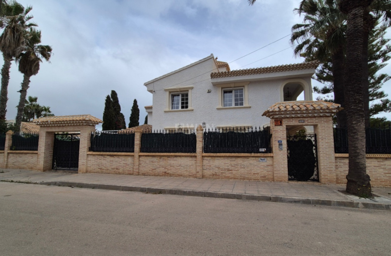 Odsprzedaż - Villa - Orihuela - Inland