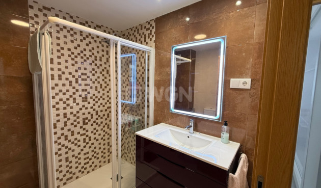 Odsprzedaż - Mieszkanie w bloku - Torrevieja - Costa Blanca