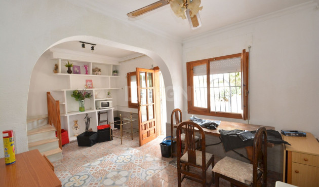 Odsprzedaż - Kamienica - Torrevieja - Costa Blanca