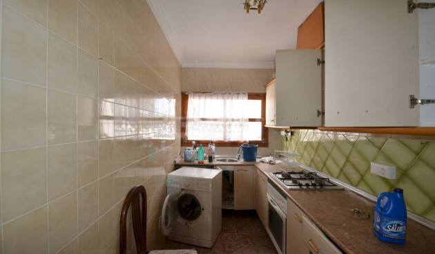 Odsprzedaż - Kamienica - Torrevieja - Costa Blanca