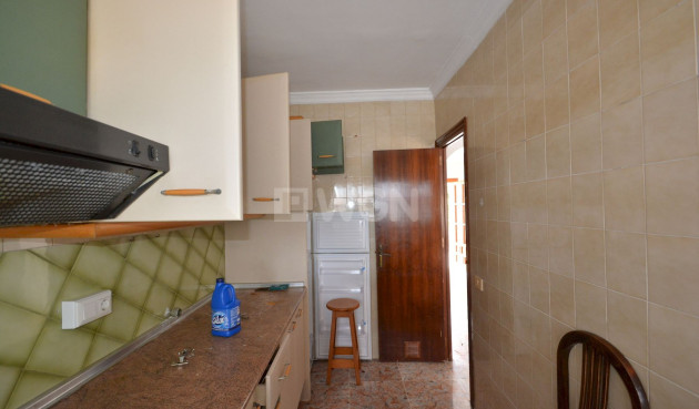 Odsprzedaż - Kamienica - Torrevieja - Costa Blanca