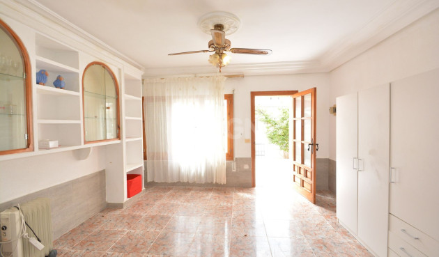 Odsprzedaż - Kamienica - Torrevieja - Costa Blanca