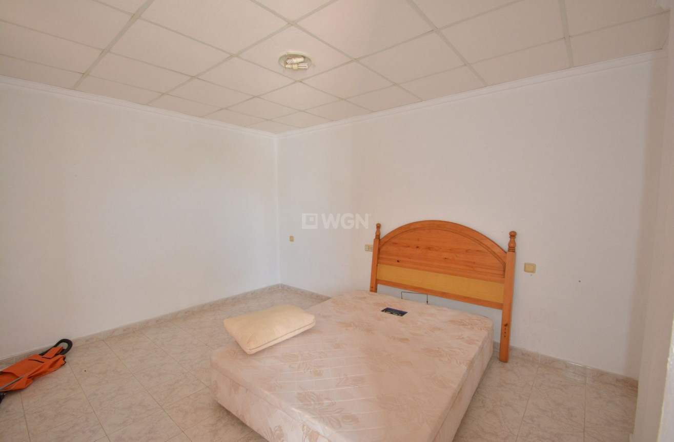 Odsprzedaż - Kamienica - Torrevieja - Costa Blanca