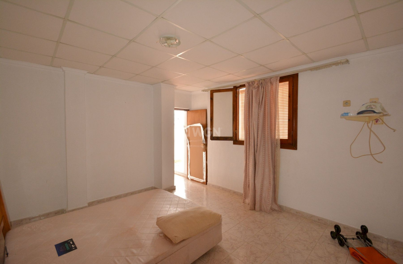 Odsprzedaż - Kamienica - Torrevieja - Costa Blanca