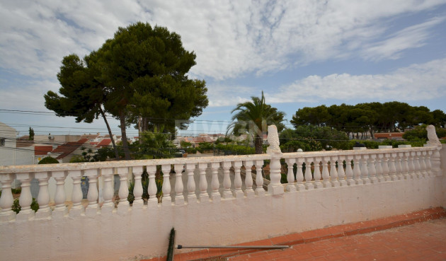 Odsprzedaż - Kamienica - Torrevieja - Costa Blanca